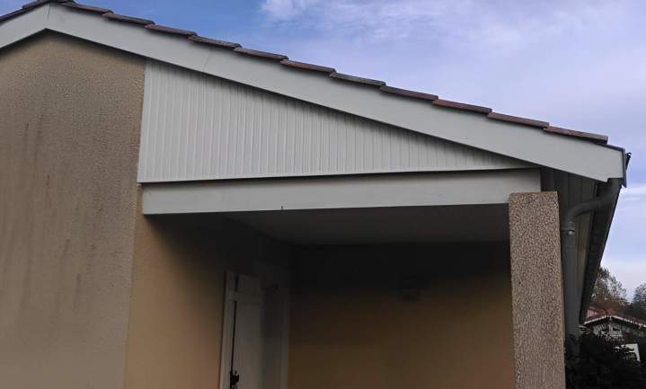 Habillage dessous de toit Saint-Pierre