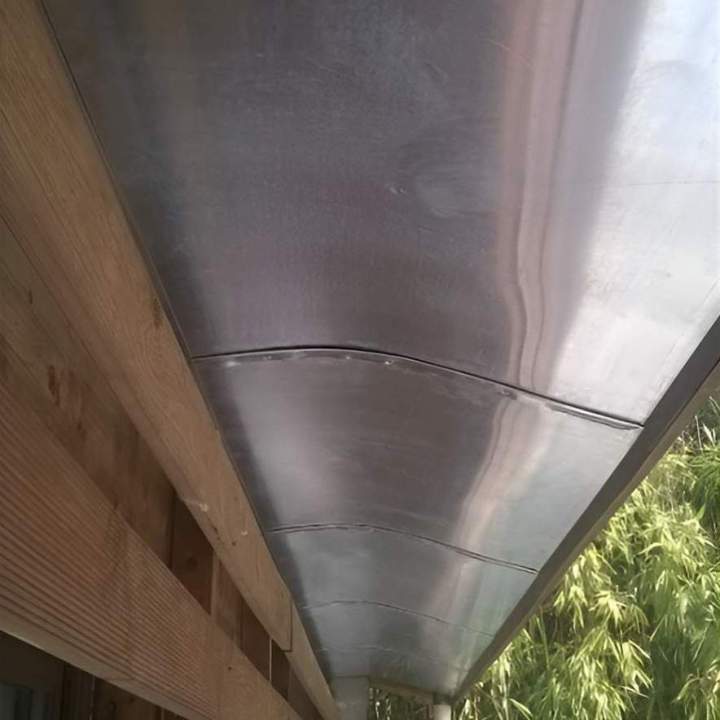 Elément zinguerie posé Saint-Pierre